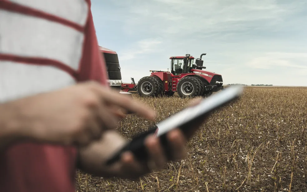 A agricultura está passando por uma transformação impressionante, e no centro dessa revolução está o maquinário inteligente. Combinando tecnologia de ponta e a Internet das Coisas (IoT), agricultores em todo o Brasil estão alcançando níveis inéditos de eficiência e produtividade.