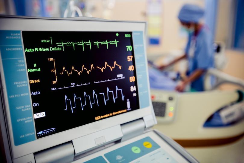 A inovação tecnológica vem transformando diversos setores, e a saúde é um dos que mais se beneficia dessas evoluções. Com o avanço da Internet das Coisas Machine-to-Machine (IoT M2M), o atendimento médico está se tornando mais ágil, preciso e acessível.