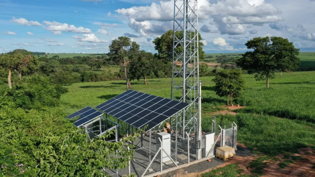 Se você tem uma propriedade rural ou gerencia operações em áreas remotas, já deve ter enfrentado desafios com a falta de uma conexão estável para seus dispositivos. Isso pode dificultar atividades importantes, como monitoramento de máquinas agrícolas, rastreamento de gado e até mesmo a segurança do local. É aí que entra o LTE-M IoT Rural, uma solução de conectividade ideal para regiões afastadas e que está transformando o campo com tecnologia eficiente e acessível.