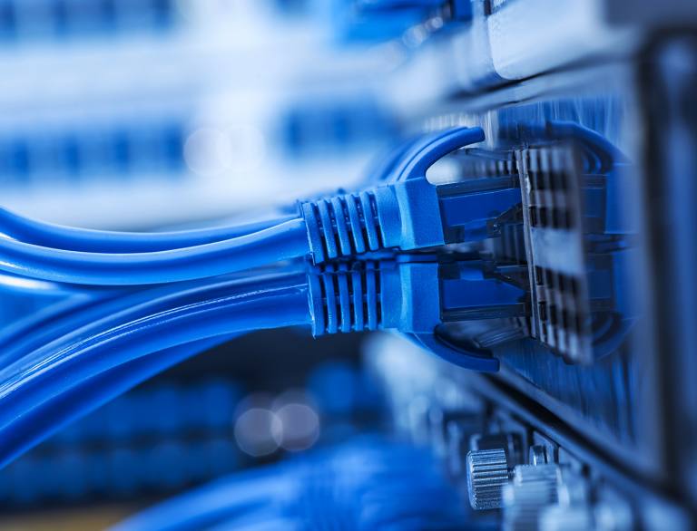 Se a sua empresa está em processo de transformação digital, migrar para uma provedora de dados que oferece link dedicado com fibra óptica, como a IOT Conect, é um investimento que se paga com agilidade, produtividade e segurança no dia a dia.
