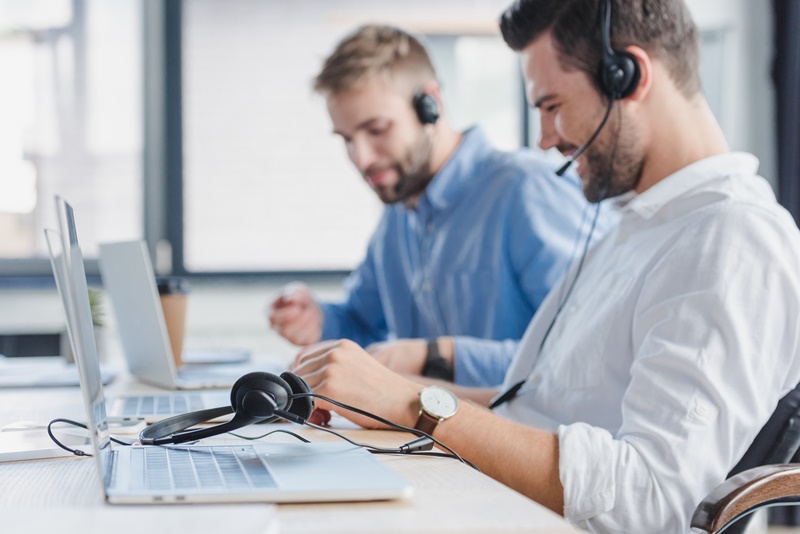 Implantar um sistema de PABX na sua empresa pode parecer um grande passo, mas com o planejamento certo e uma equipe especializada, o processo é simples, rápido e muito recompensador. O ganho em produtividade, organização e economia é percebido desde o primeiro mês de uso.