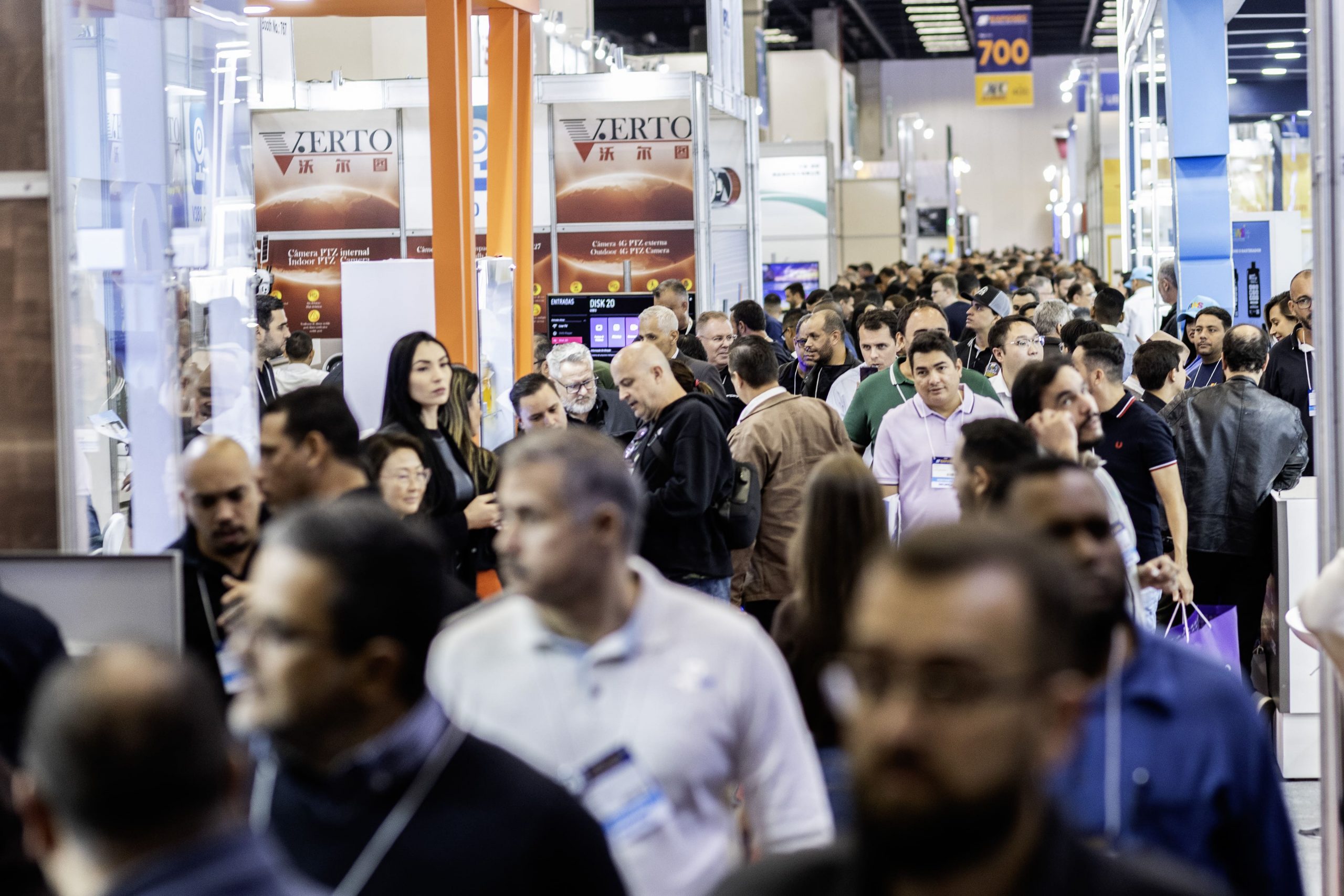 A Exposec 25 também foi palco de celebrações importantes, como os 30 anos da ABESE (Associação Brasileira das Empresas de Sistemas Eletrônicos de Segurança), que reforça seu papel estratégico no setor.