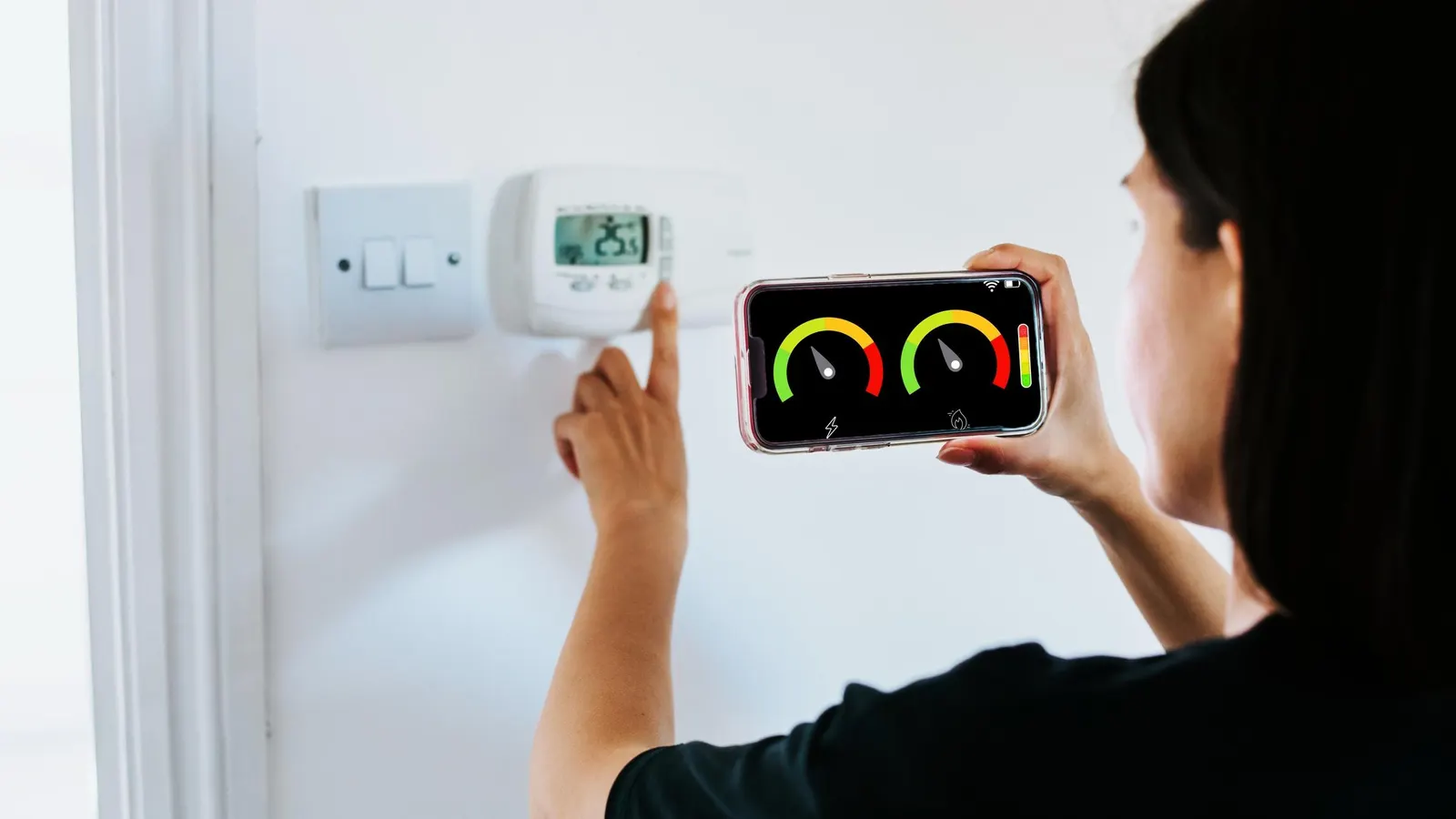 Ao observar o cenário atual, percebe-se que o IoT consumer não é apenas uma tendência tecnológica, mas sim um movimento de mudança no estilo de vida. Dispositivos conectados tornam processos automáticos, otimizam tempo e oferecem experiências personalizadas. Essa combinação é o que vem impulsionando o crescimento da Internet das Coisas no mercado de consumo.