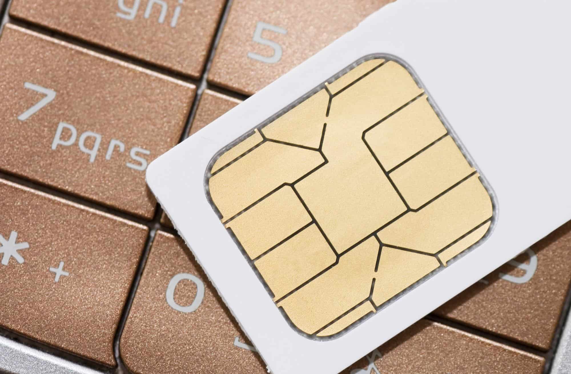 voce-sabe-o-que-e-sim-card-entenda-de-vez-2 Já o SIM Card M2M, utilizado pela IOT Conect, é projetado para comunicação entre máquinas, de forma automatizada e contínua, sem a necessidade de interação humana. Ideal para aplicações corporativas, esse tipo de chip opera com estabilidade, segurança e gerenciamento remoto, permitindo configurar e monitorar milhares de dispositivos conectados a partir de um único painel.