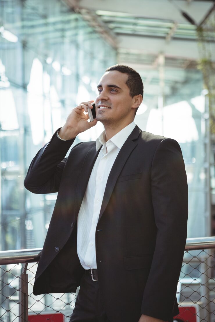 Os dados móveis corporativos 5G são hoje o combustível essencial para qualquer operação que busca agilidade, mas a escolha da operadora certa é o que realmente define se sua equipe terá alta performance ou gargalos tecnológicos constantes.
