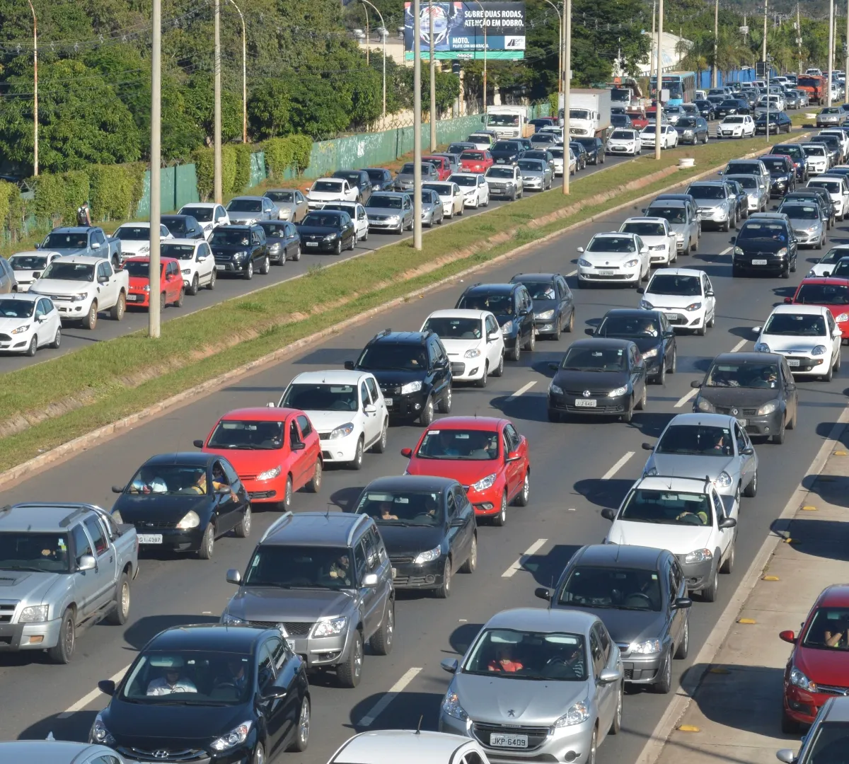 A gestão de frotas veiculares com M2M é a chave para transformar custos variáveis e imprevisíveis em dados controlados e estratégicos, permitindo que sua empresa pare de perder dinheiro na operação logística.