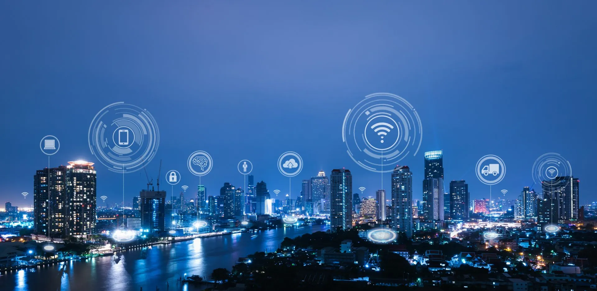 Para viabilizar uma Smart City, não usamos o mesmo chip de celular que você usa para ver vídeos no YouTube. Utilizamos tecnologia específica, como o Chip M2M (Machine to Machine) e redes NB-IoT (Narrowband IoT).