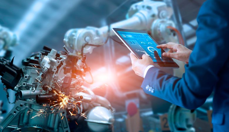 IoT Industrial, também conhecida pela sigla IIoT, de Industrial Internet of Things, é a aplicação das tecnologias de Internet das Coisas especificamente no ambiente industrial, conectando máquinas, equipamentos, sensores e sistemas de produção para coletar, transmitir e analisar dados em tempo real.