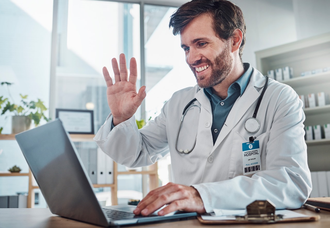 Sou o Eduardo, especialista em conectividade M2M e IoT aqui na IOT Conect, e hoje vou falar sobre um dos segmentos mais sensíveis e exigentes do mercado de conectividade: o chip M2M para saúde e telemedicina, onde a estabilidade da conexão pode literalmente impactar vidas.