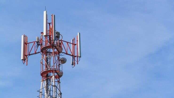 A sigla APN vem do inglês Access Point Name (Nome do Ponto de Acesso). Trata-se do endereço lógico de rede configurado no dispositivo móvel que indica à operadora de telecomunicações para onde o tráfego de dados deve ser direcionado.